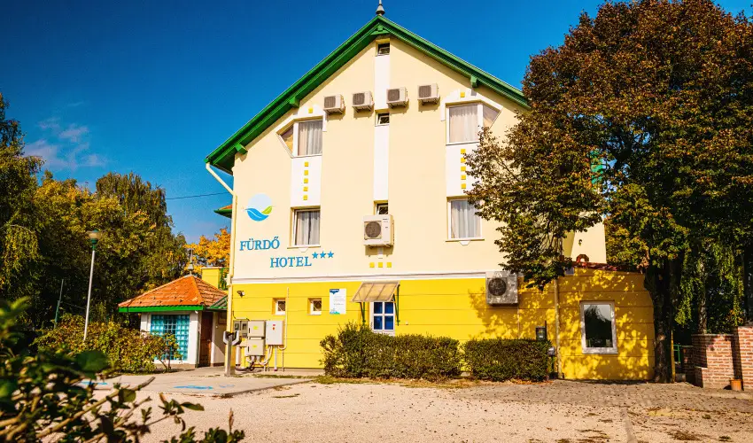 F�rd� Hotel Zalakaros - M�rcius 15. (min. 2 �j)