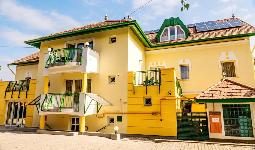 F�rd� Hotel Zalakaros - M�rcius 15. (min. 2 �j)