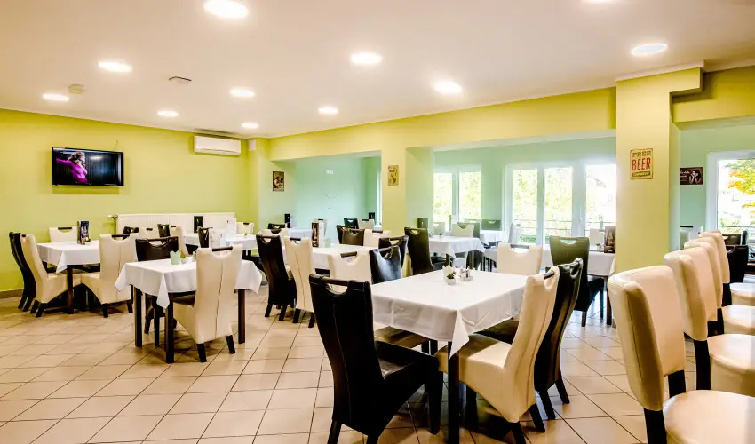 F�rd� Hotel Zalakaros - M�rcius 15. (min. 2 �j)