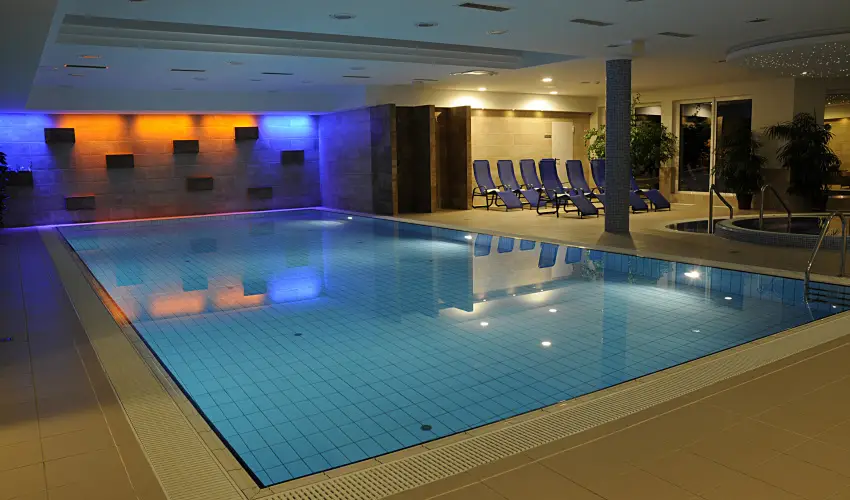 Garden Hotel Wellness & Konferencia Szolnok - M�rcius 15. 