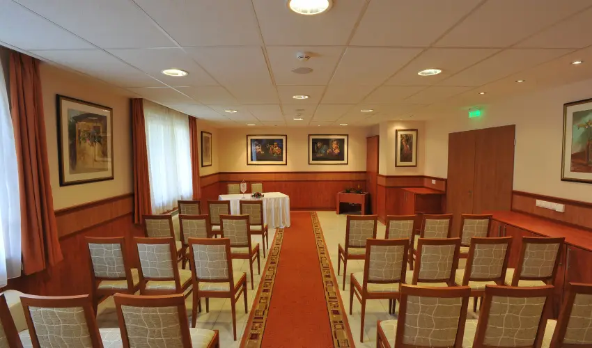 Garden Hotel Wellness & Konferencia Szolnok - M�rcius 15. 