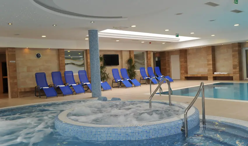 Garden Hotel Wellness & Konferencia Szolnok - M�rcius 15. 