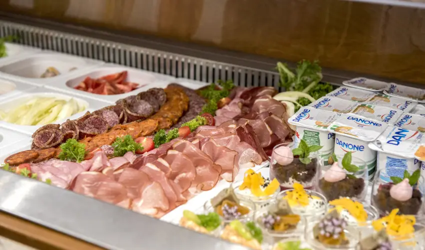 Garden Hotel Wellness & Konferencia Szolnok - M�rcius 15. 