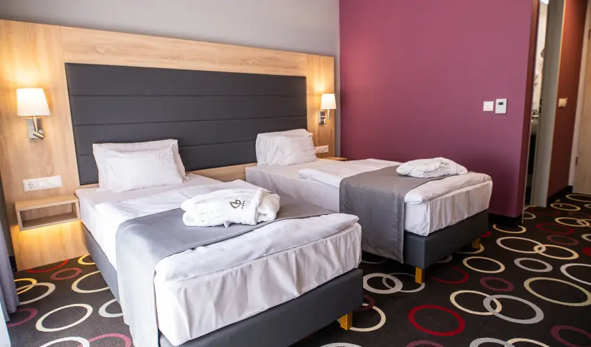 Garden Hotel Wellness & Konferencia Szolnok - M�rcius 15. 