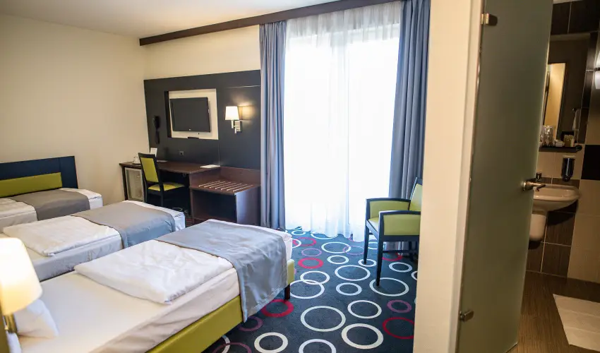 Garden Hotel Wellness & Konferencia Szolnok - M�rcius 15. 