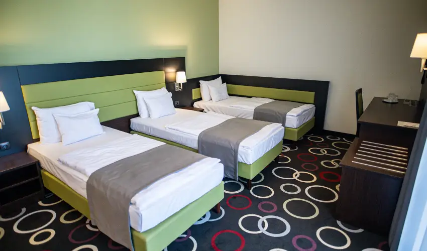 Garden Hotel Wellness & Konferencia Szolnok - M�rcius 15. 