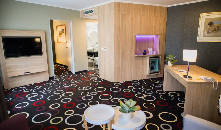 Garden Hotel Wellness & Konferencia Szolnok - M�rcius 15. 