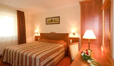 Ger�by K�ria Hotel �s Lovasudvar Lajosmizse