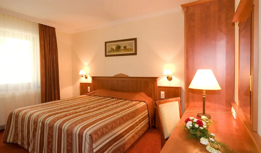 Ger�by K�ria Hotel �s Lovasudvar Lajosmizse - M�rcius 15. 