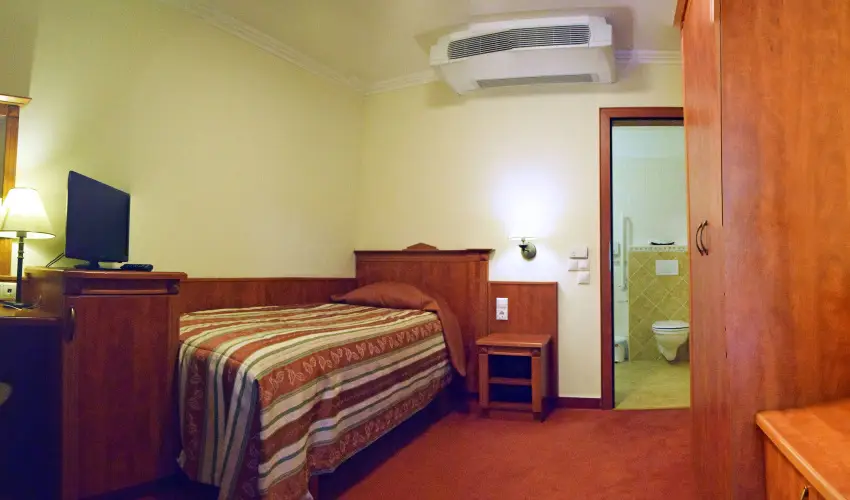 Ger�by K�ria Hotel �s Lovasudvar Lajosmizse - M�rcius 15. 