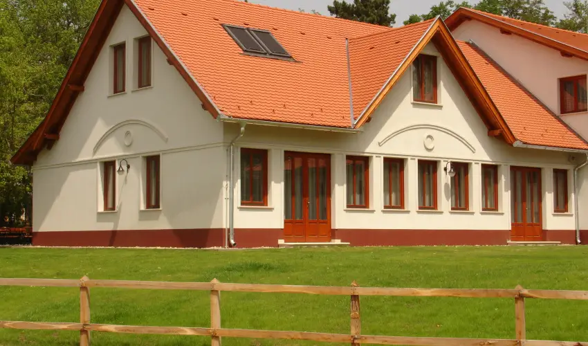 Ger�by K�ria Hotel �s Lovasudvar Lajosmizse - M�rcius 15. 