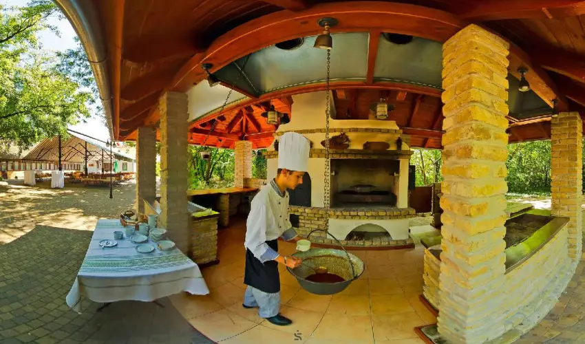 Ger�by K�ria Hotel �s Lovasudvar Lajosmizse - M�rcius 15. 