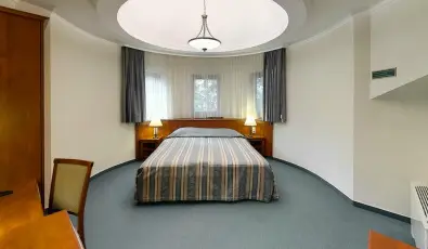 Ger�by K�ria Hotel �s Lovasudvar Lajosmizse