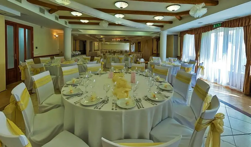 Ger�by K�ria Hotel �s Lovasudvar Lajosmizse - M�rcius 15. 