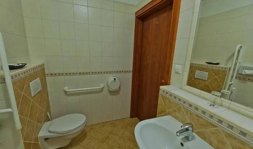 Ger�by K�ria Hotel �s Lovasudvar Lajosmizse - M�rcius 15. 