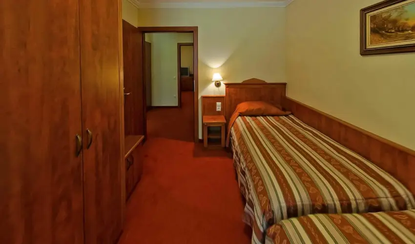 Ger�by K�ria Hotel �s Lovasudvar Lajosmizse - M�rcius 15. 