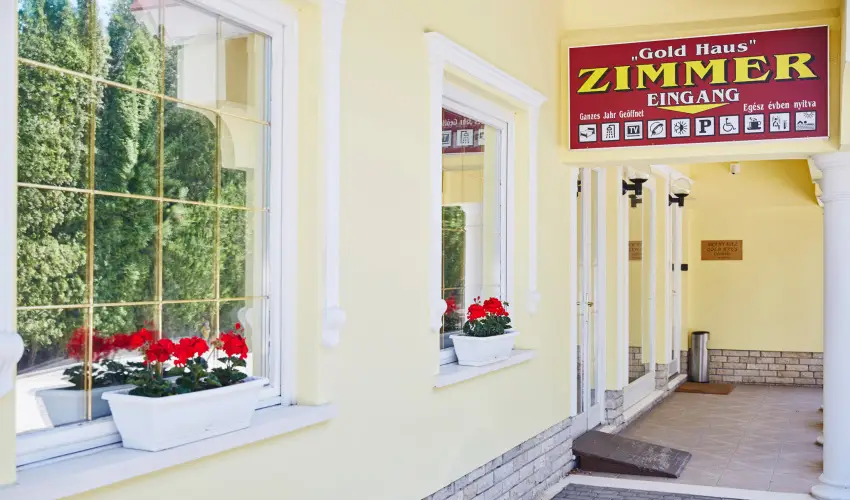Gold Haus Panzi� Balatonf�red - M�rcius 15. 