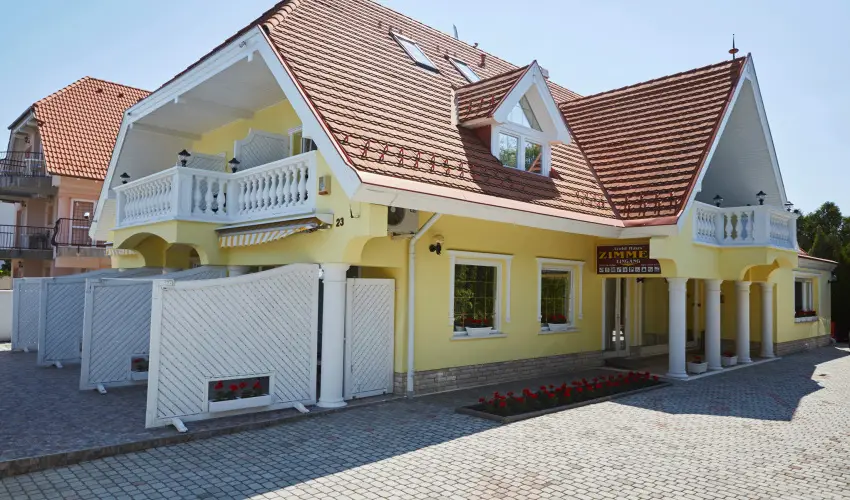 Gold Haus Panzi� Balatonf�red - M�rcius 15. 
