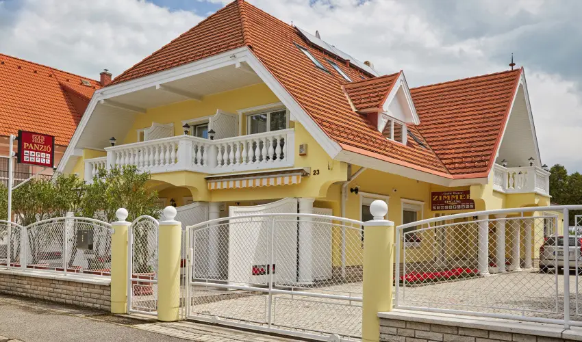 Gold Haus Panzi� Balatonf�red - M�rcius 15. 