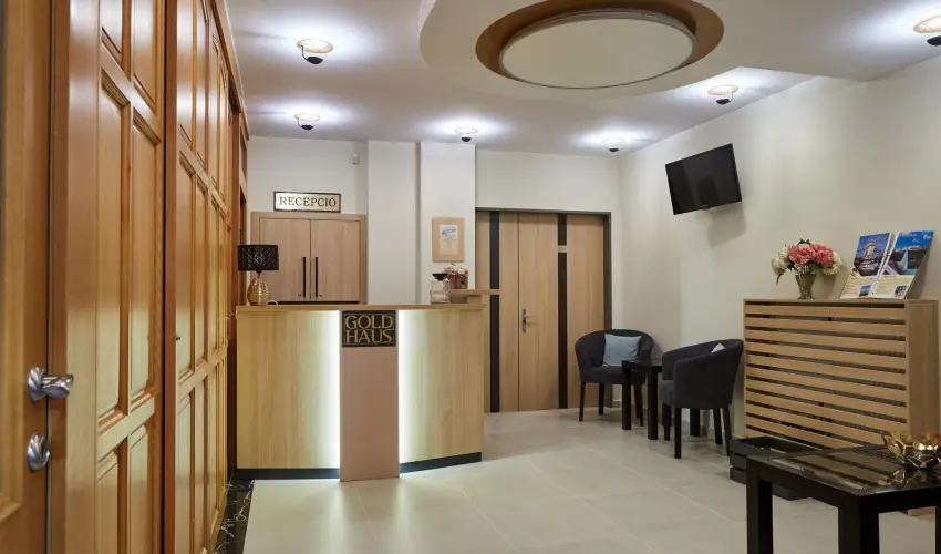 Gold Haus Panzi� Balatonf�red - M�rcius 15. 