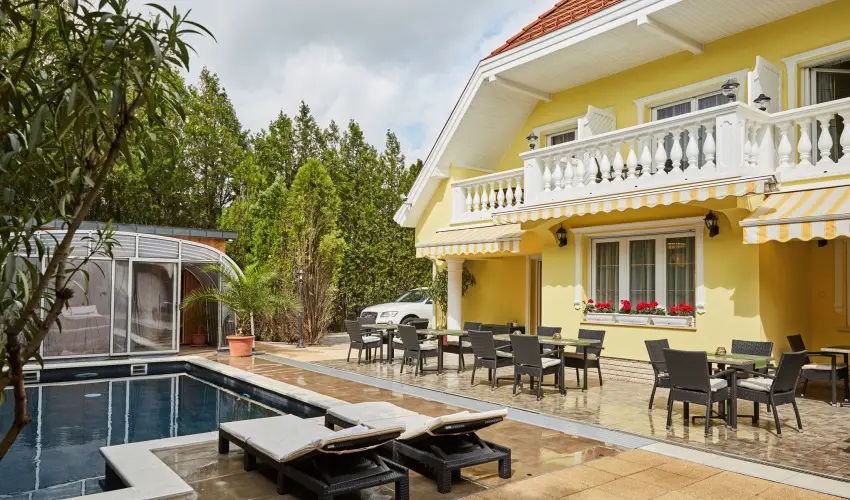 Gold Haus Panzi� Balatonf�red - M�rcius 15. 