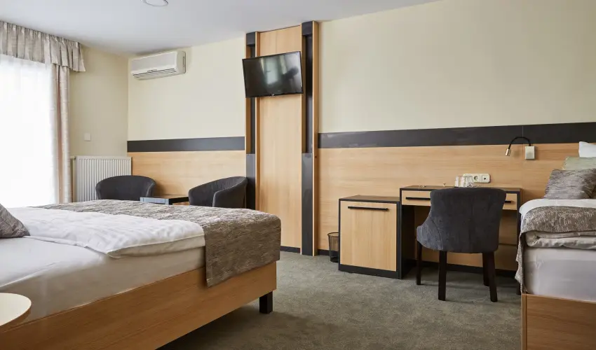 Gold Haus Panzi� Balatonf�red - M�rcius 15. 