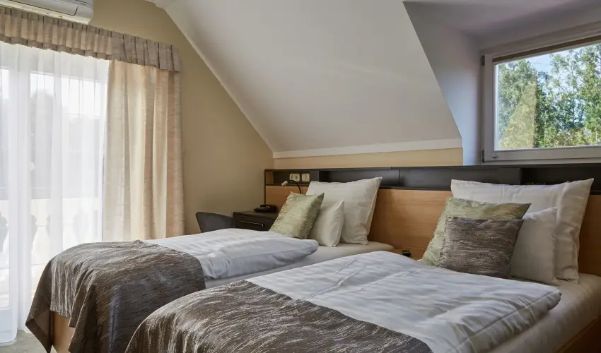 Gold Haus Panzi� Balatonf�red - M�rcius 15. 