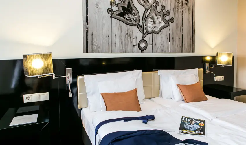 Gotthard Therme Hotel & Conference Szentgotth�rd - M�rcius 15.  (min. 2 �j)