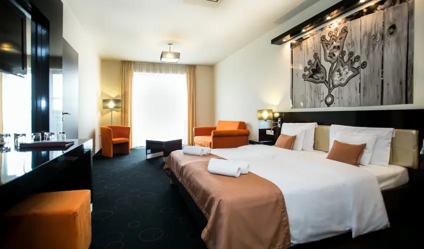 Gotthard Therme Hotel & Conference Szentgotth�rd - M�rcius 15.  (min. 2 �j)