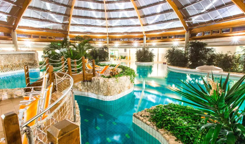 Gotthard Therme Hotel & Conference Szentgotth�rd - M�rcius 15.  (min. 2 �j)