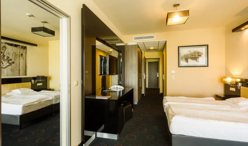 Gotthard Therme Hotel & Conference Szentgotth�rd - M�rcius 15.  (min. 2 �j)