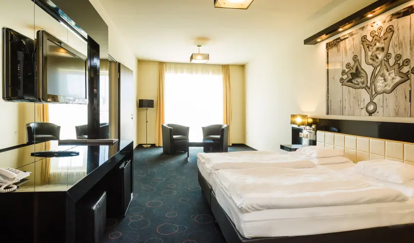 Gotthard Therme Hotel & Conference Szentgotth�rd - M�rcius 15.  (min. 2 �j)