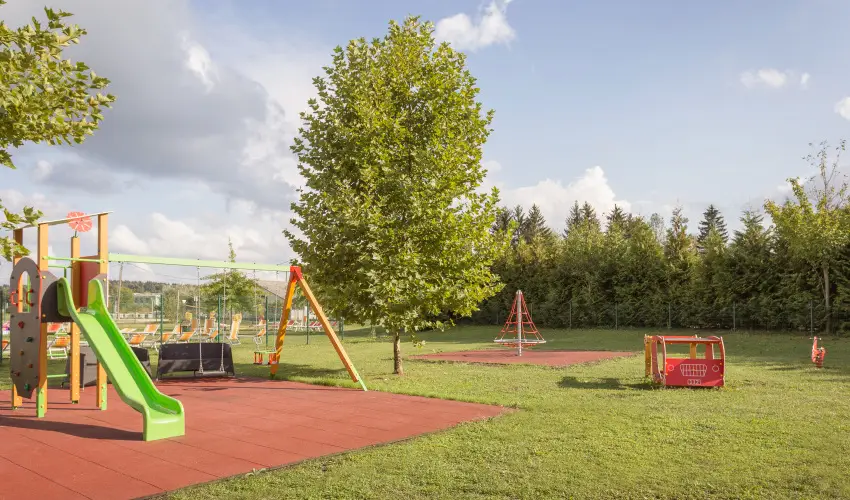 Gotthard Therme Hotel & Conference Szentgotth�rd - M�rcius 15.  (min. 2 �j)