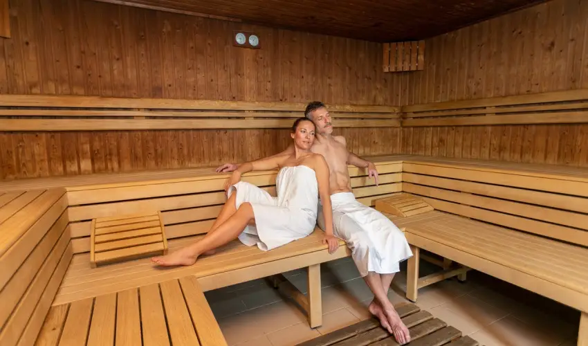 Gotthard Therme Hotel & Conference Szentgotth�rd - M�rcius 15.  (min. 2 �j)