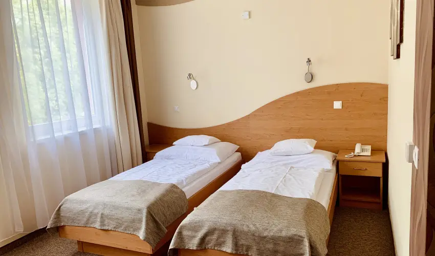 Granada Konferencia Wellness �s Sport Hotel Kecskem�t - M�rcius 15. 