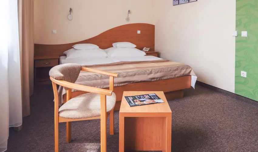 Granada Konferencia Wellness �s Sport Hotel Kecskem�t - M�rcius 15. 