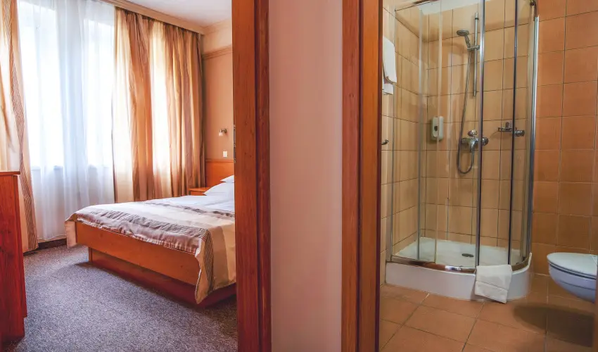 Granada Konferencia Wellness �s Sport Hotel Kecskem�t - M�rcius 15. 