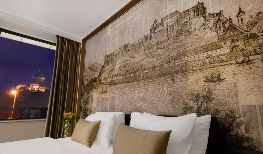 Grand Hotel Esztergom Esztergom - M�rcius 15. (min. 2 �j)