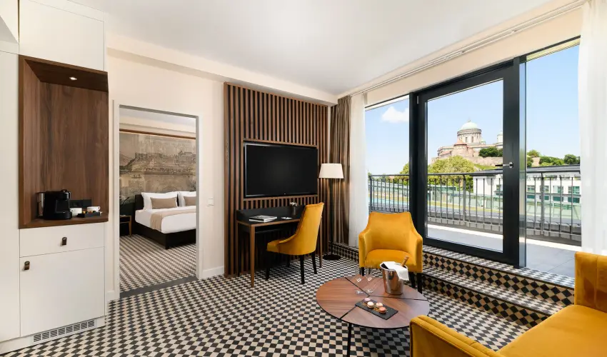 Grand Hotel Esztergom Esztergom - M�rcius 15. (min. 2 �j)