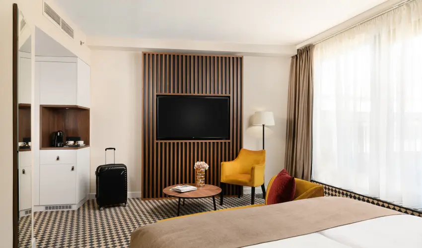 Grand Hotel Esztergom Esztergom - M�rcius 15. (min. 2 �j)