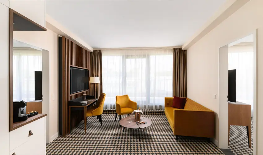 Grand Hotel Esztergom Esztergom - M�rcius 15. (min. 2 �j)