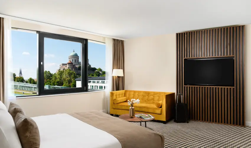 Grand Hotel Esztergom Esztergom - M�rcius 15. (min. 2 �j)