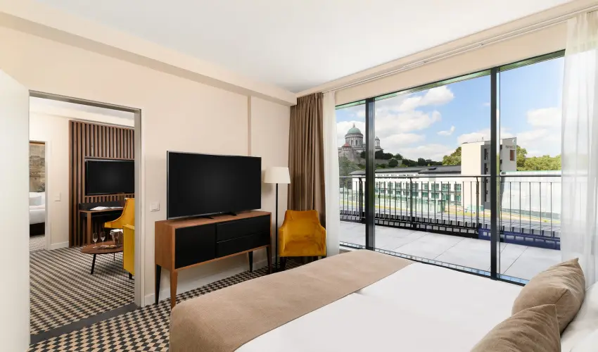 Grand Hotel Esztergom Esztergom - M�rcius 15. (min. 2 �j)