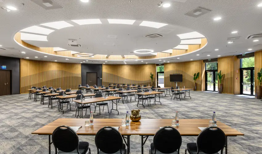 Grand Hotel Esztergom Esztergom - M�rcius 15. (min. 2 �j)