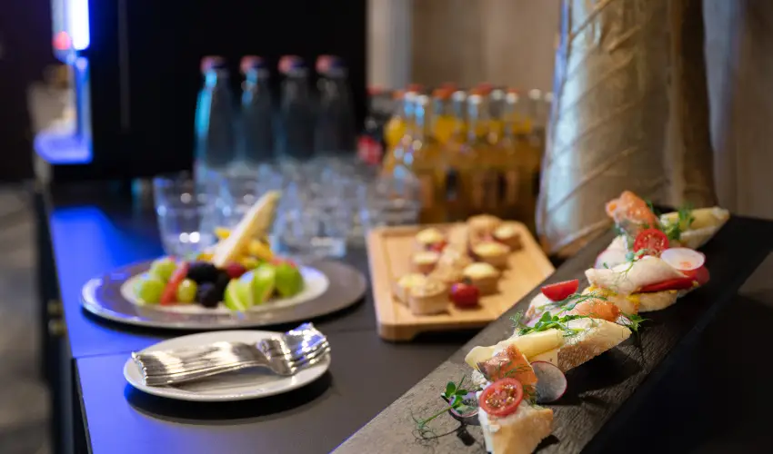 Grand Hotel Esztergom Esztergom - M�rcius 15. (min. 2 �j)