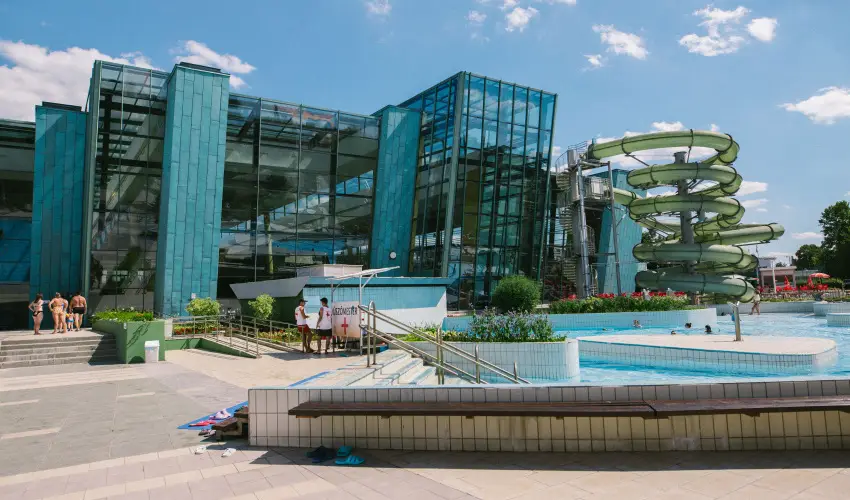 Grand Hotel Esztergom Esztergom - M�rcius 15. (min. 2 �j)