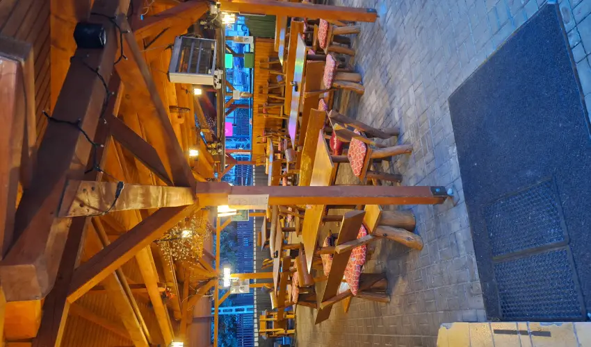 Grill Terasz �tterem �s Sz�ll�shely Mez�k�vesd - M�rcius 15. 