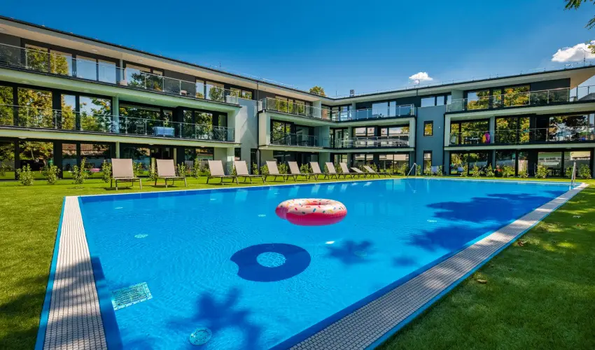 H55 Balatonlelle Apartmanh�zak Balatonlelle - M�rcius 15.  (min. 2 �j)