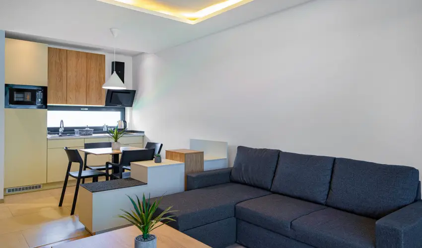 H55 Balatonlelle Apartmanh�zak Balatonlelle - M�rcius 15.  (min. 2 �j)
