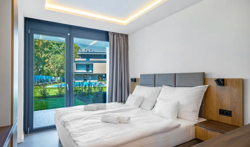 H55 Balatonlelle Apartmanh�zak Balatonlelle - M�rcius 15.  (min. 2 �j)